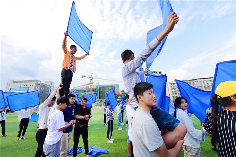 专题报道第二期丨南充市第二届中等职业学校学生田径锦标赛开幕式篇