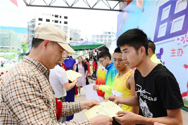 专题报道第九期丨南充市第二届中等职业学校学生田径锦标赛圆满谢幕