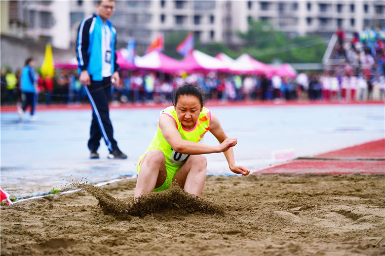 专题报道第九期丨南充市第二届中等职业学校学生田径锦标赛圆满谢幕