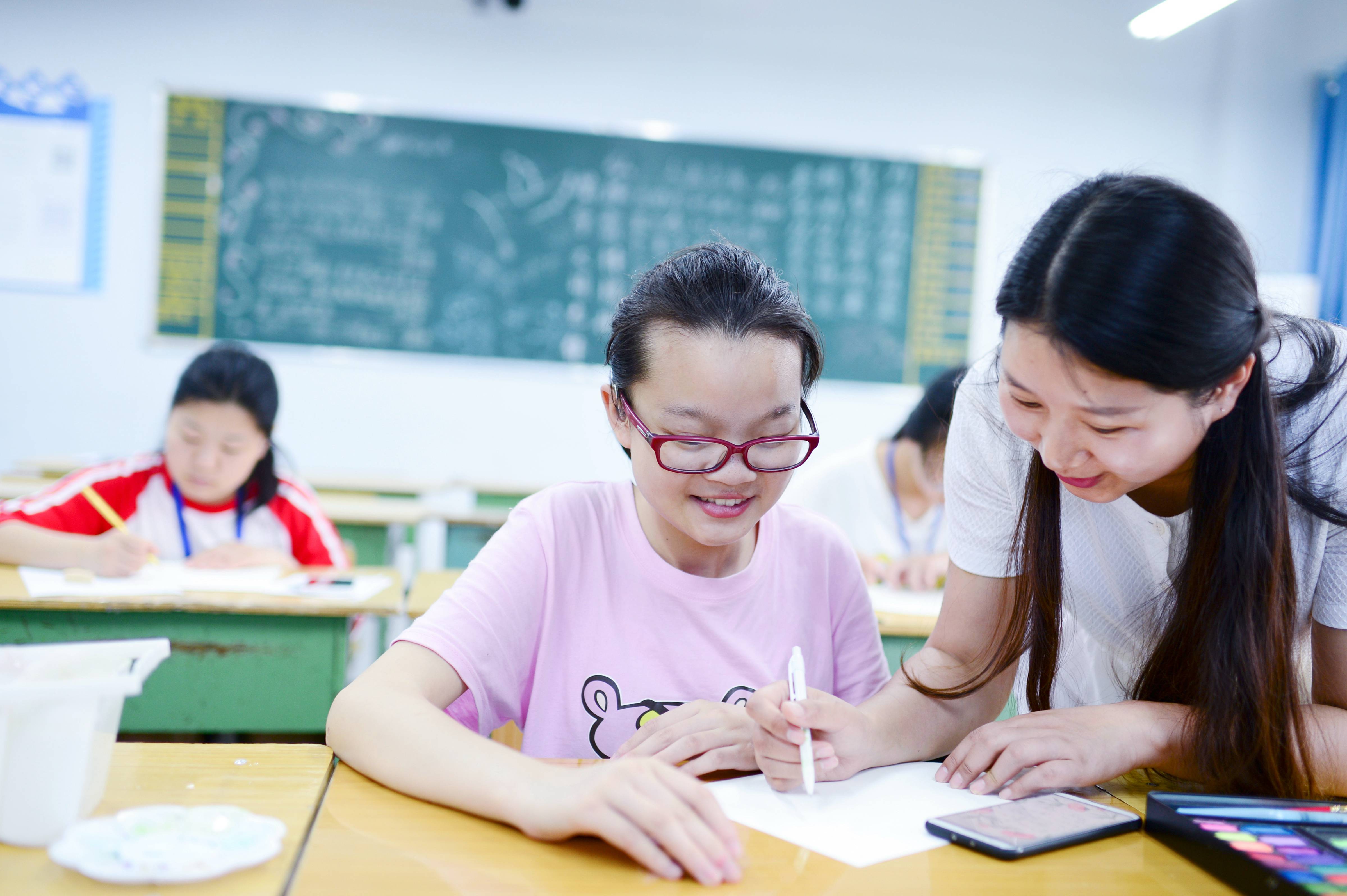 魅力选修课第十一期之水彩课堂上的孩子们