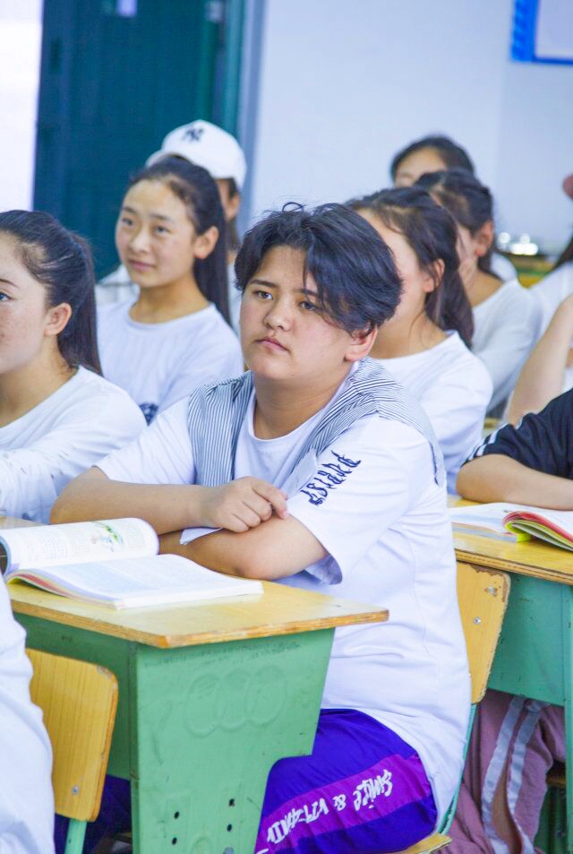 在南卫蔚蓝的天空下住着这样一群小仙女