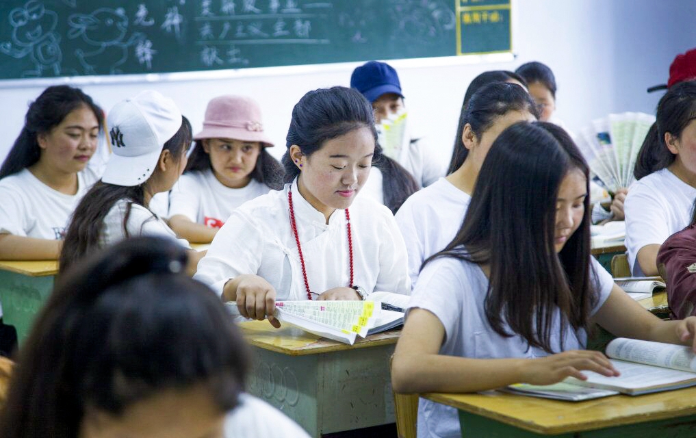 在南卫蔚蓝的天空下住着这样一群小仙女