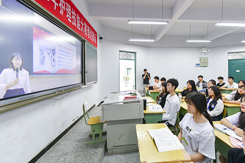 党校教师进校园 党史学习进课堂