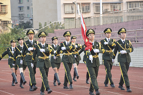 青春须早为 岂能长少年