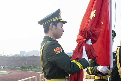 青春须早为 岂能长少年