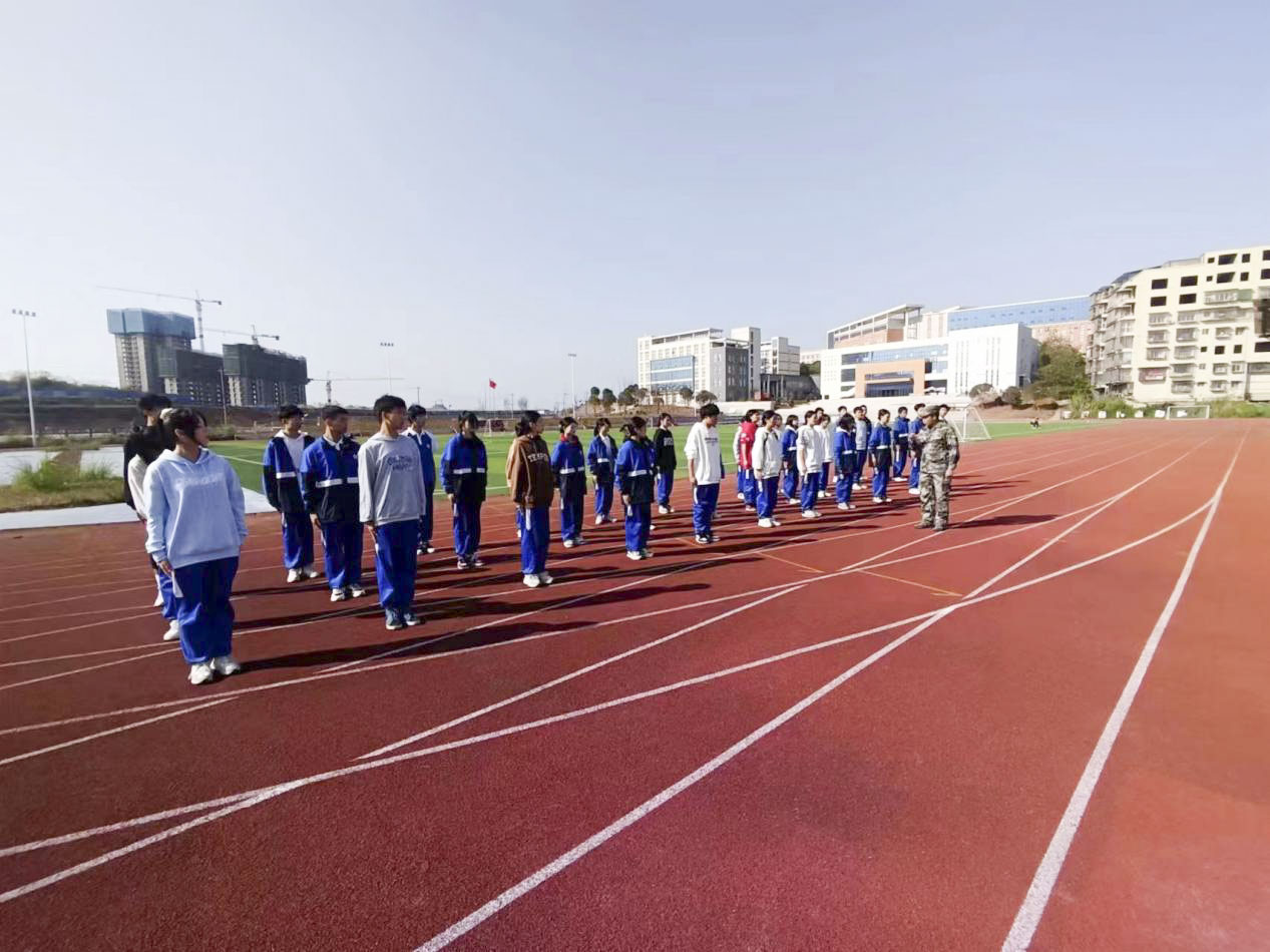 四川省南充卫生学校国旗护卫队